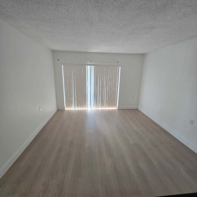 Building Photo - 6935 NW 179th St