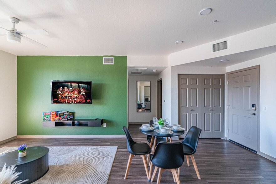 Building Photo - 9600 W Georgia Ave