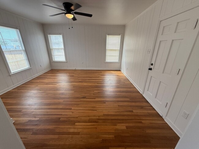 Building Photo - Country-Side Chic: Fully Renovated 3-Bed, ...