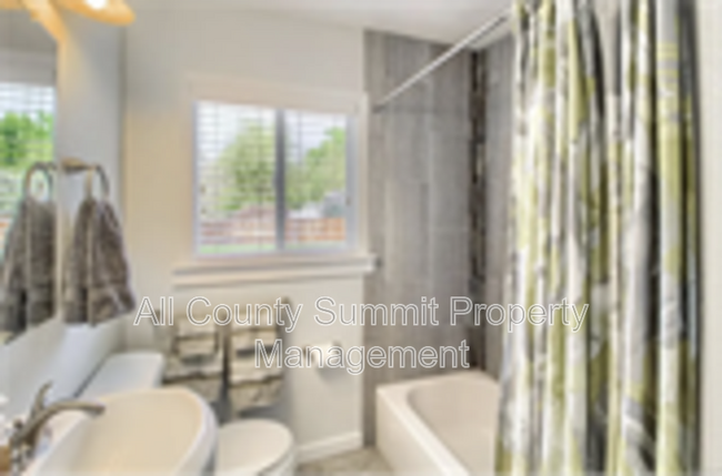 Building Photo - 425 S Harlan St