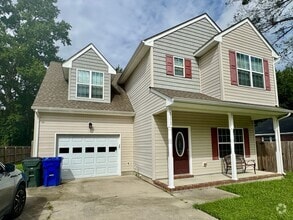 Building Photo - Welcome Home to Comfort and Convenience!