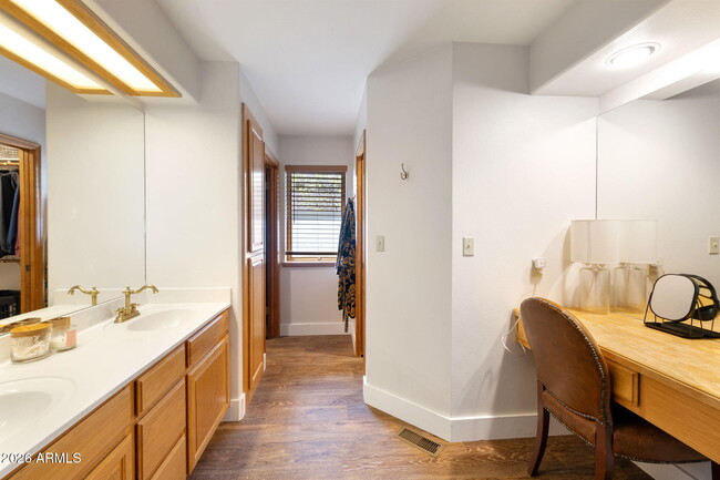 Building Photo - 2145 William Palmer