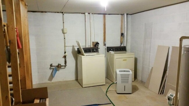Building Photo - 22 Fredricksburg Ct