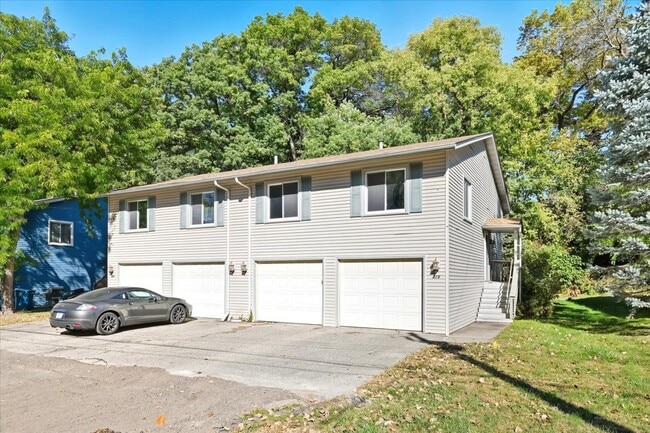 Primary Photo - 419 Butler Ave E