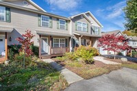 Building Photo - Swannanoa Townhouse