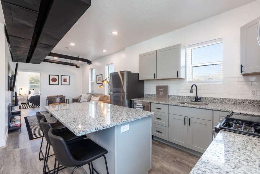 Building Photo - 677 S 700 E