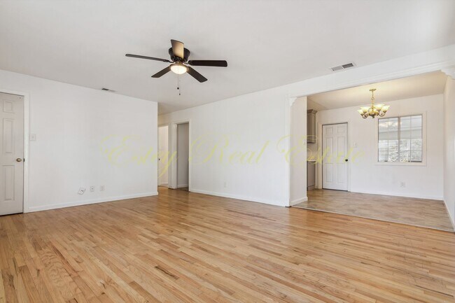 Building Photo - American Canyon Single Story Home!