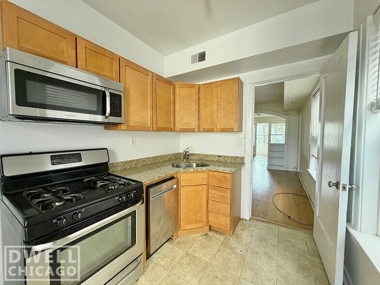 Building Photo - 3445 W Schubert Ave