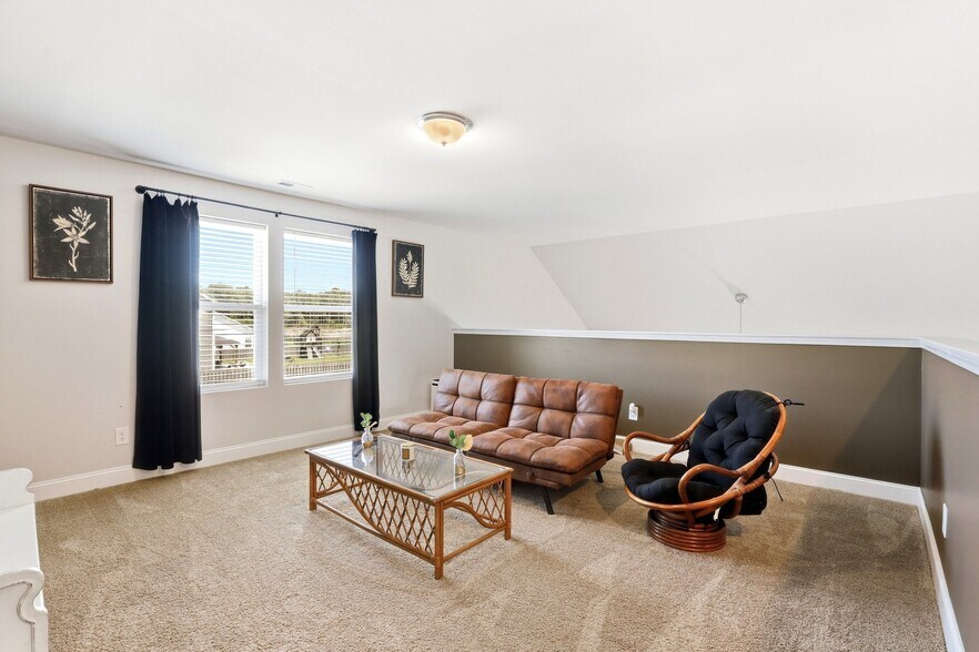 Building Photo - 409 Gooseneck Ln