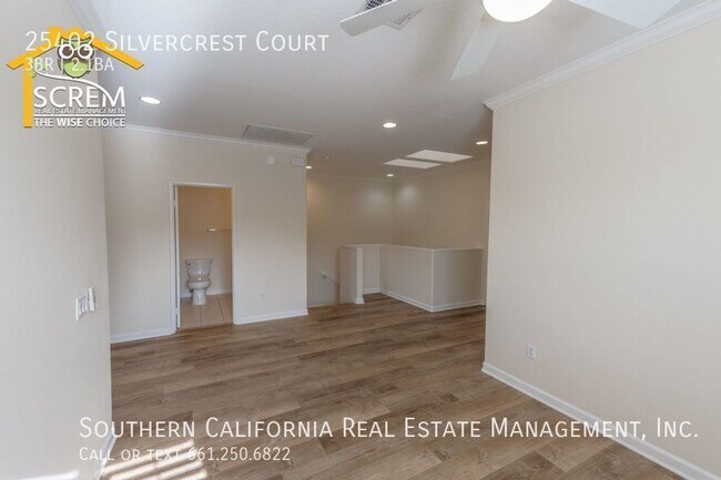 Building Photo - Three Bedroom + Loft Townhome in Gated Com...