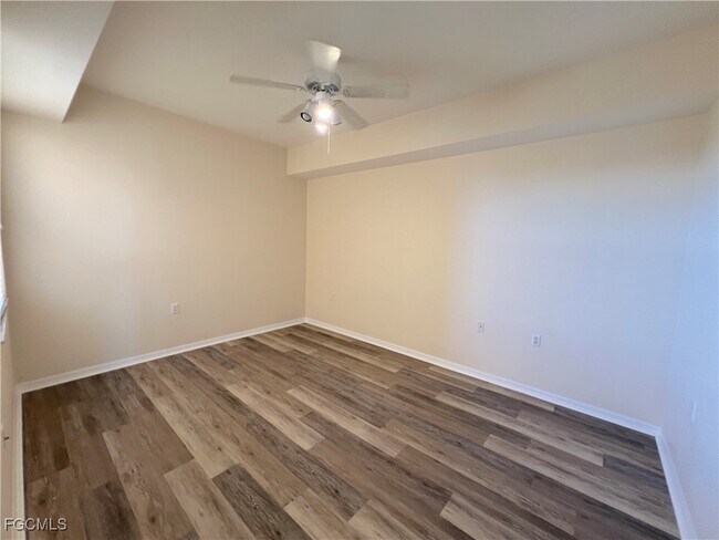 Building Photo - 8470 Kingbird Loop