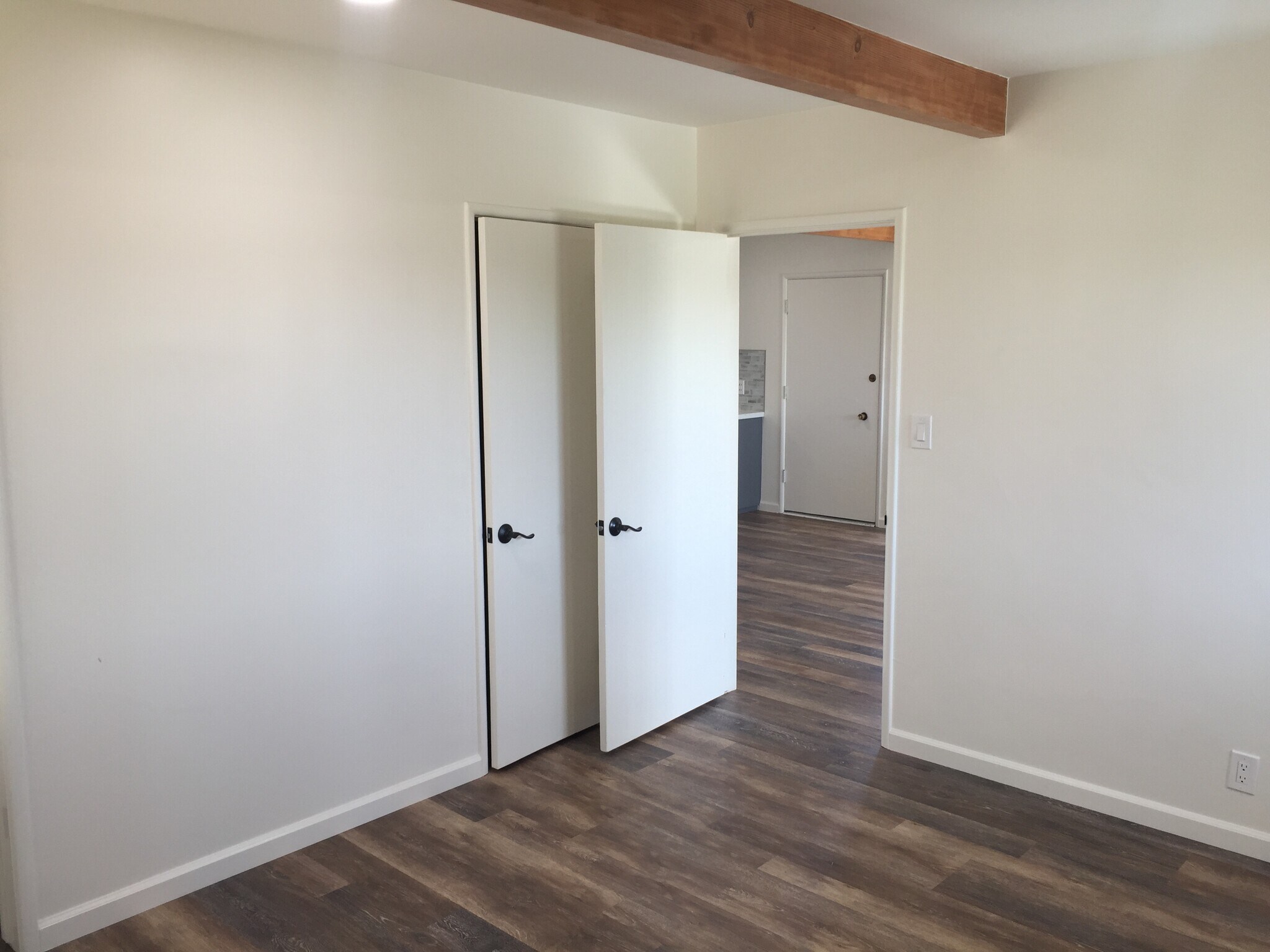 Building Photo - 605 Illinois Ct