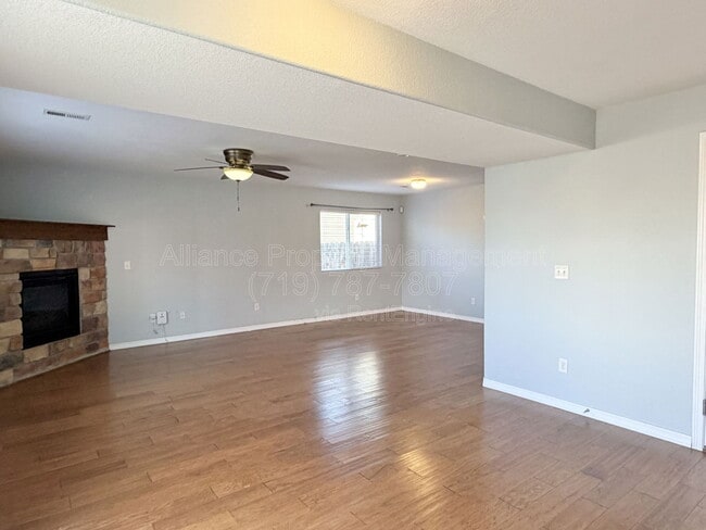 Building Photo - 3910 Reindeer Cir