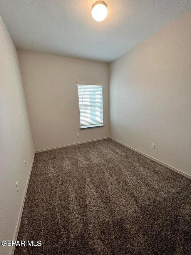 Building Photo - 461 Villa Ysleta