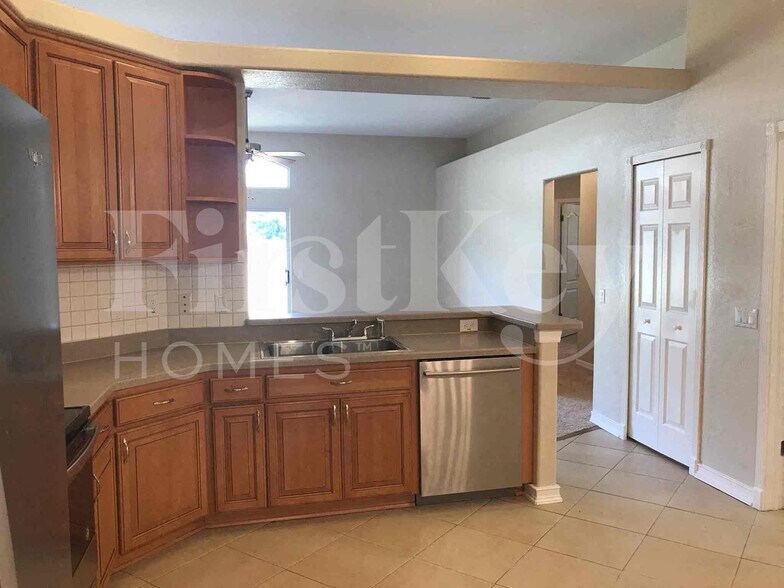 Building Photo - 3609 Warmspring Way