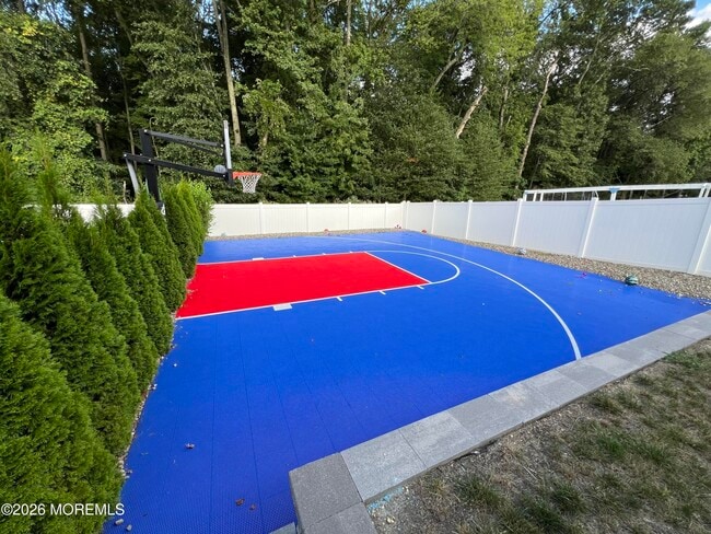 Building Photo - 8 Ridge Rd