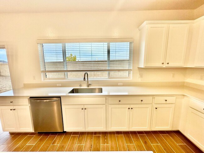 Building Photo - BRAND NEW North Clovis 4/2.5 Lennar