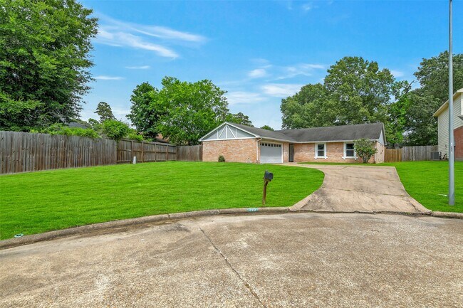 Building Photo - 710 Razee Ct