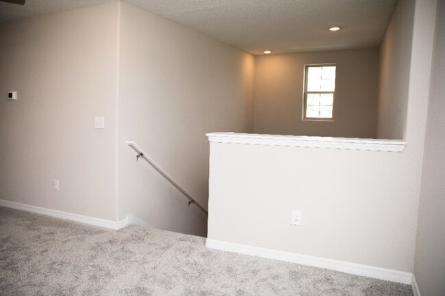 Building Photo - 552 Argyll Dr