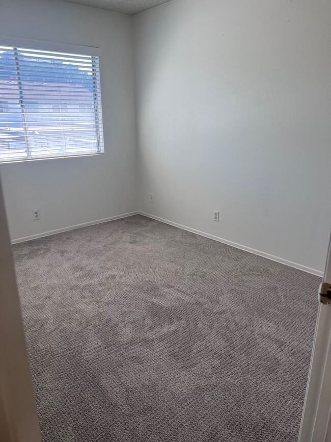 New carpeting in 2nd bedroom - 2356 Canyon Park Dr