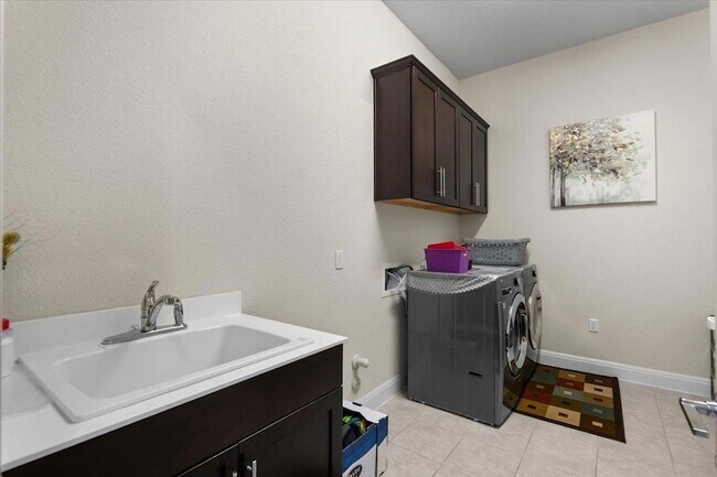 Building Photo - 9033 Rattlesnake Trail