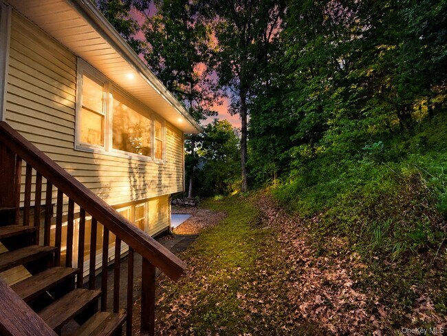 Building Photo - 43 Glenmere Homesites Rd