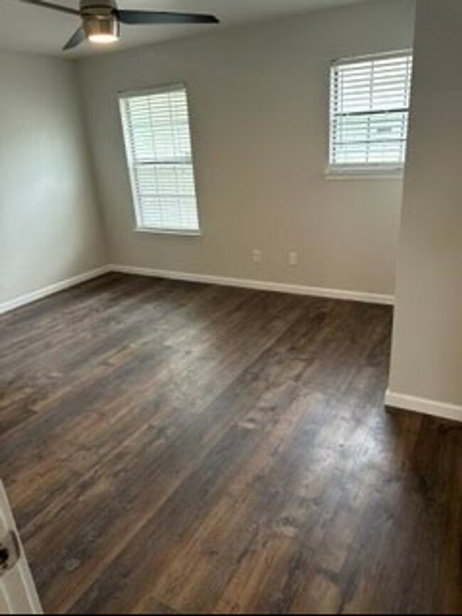 Building Photo - 4520 Speedway