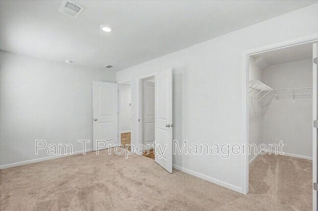 Building Photo - 140 Birch Cir
