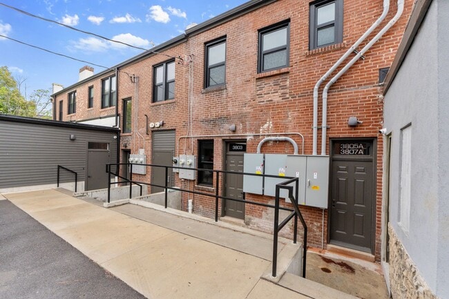 Building Photo - 3801-3803 S. Kingshighway/4900-4904 Mardel