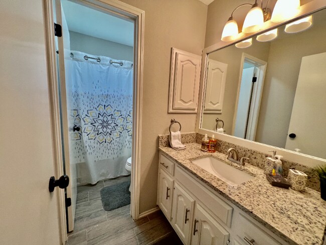 Building Photo - 550 Westoak