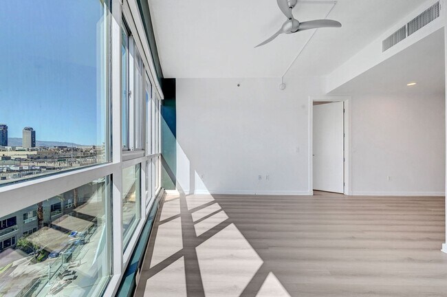 Building Photo - Panorama Towers Unit 602