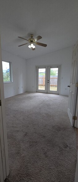 Building Photo - 27914 Hinkleman Rd