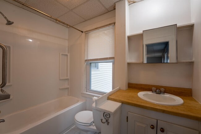 Building Photo - 1796 Main St