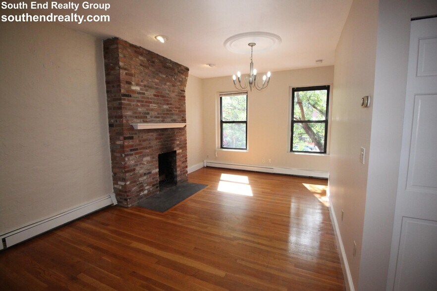 Primary Photo - 11 Worcester St