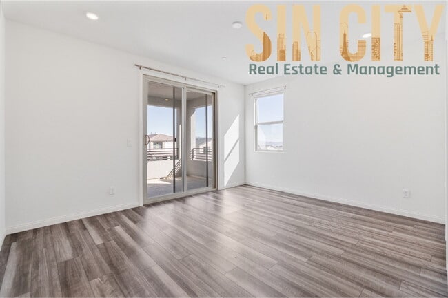 Building Photo - 11828 Black Canary Ave