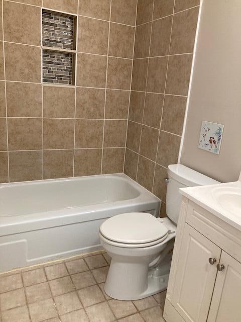 Building Photo - 3300 Fernwood Ave