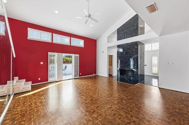 Building Photo - 22 1 Main Pl