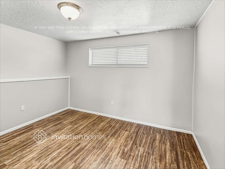 Building Photo - 6672 S Somerset Dr