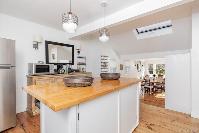 Building Photo - 78 Mecox Road