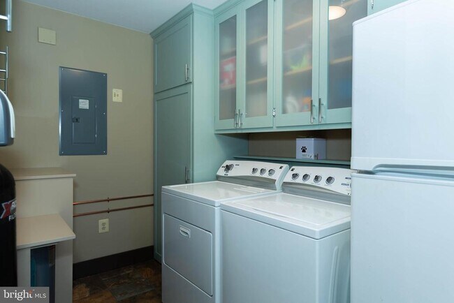 Building Photo - 1312 John Rissler Rd