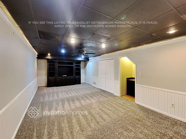 Building Photo - 4881 Tree Tops Dr