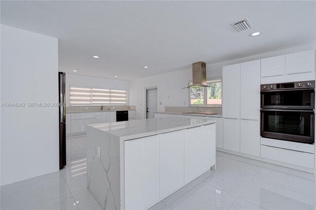 Building Photo - 773 Woodcrest Rd