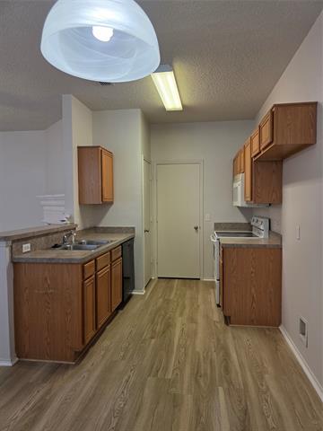 Building Photo - 4758 Marina Del Rd