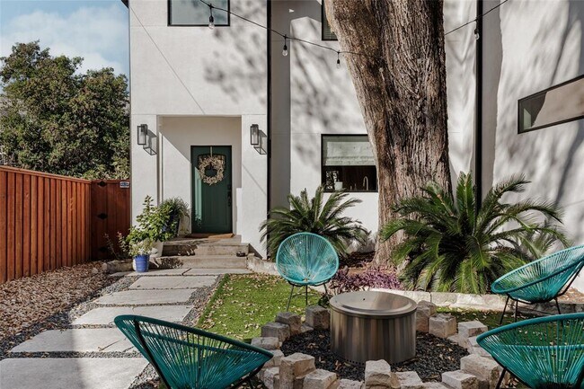 Building Photo - 2412 Wilson St