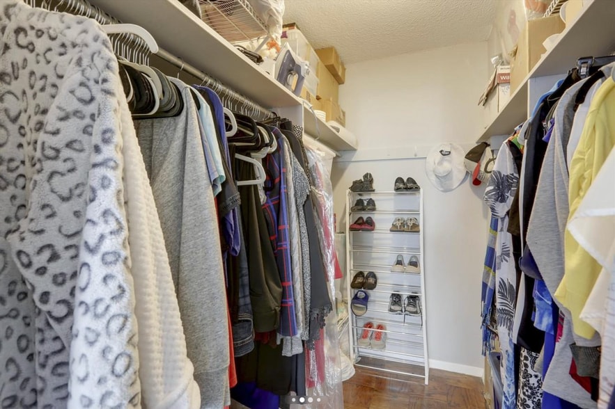 Walk-in Closet - 4515 Willard Ave