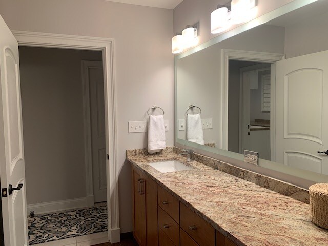 Building Photo - 1221 W Eddy St