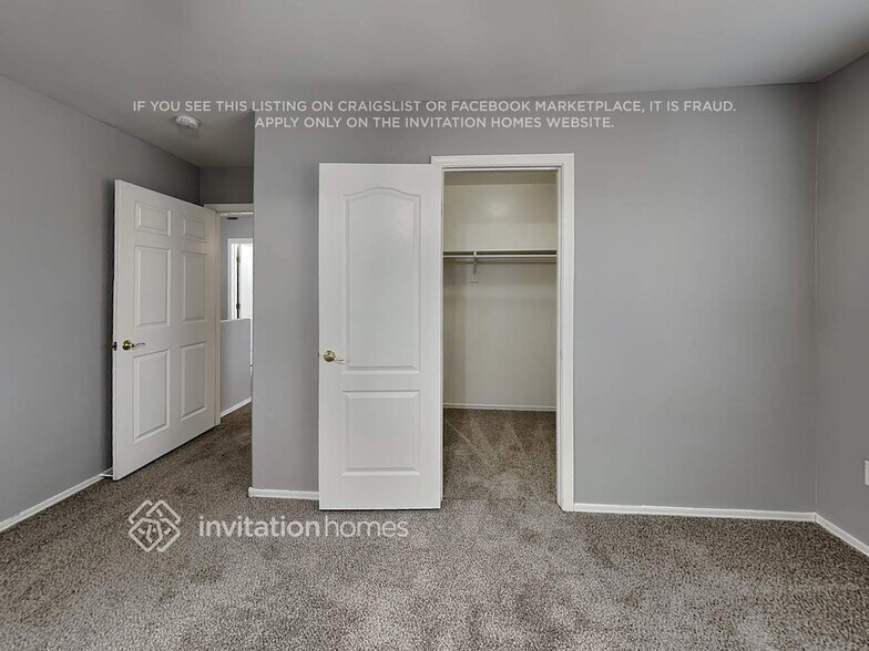 Building Photo - 10638 E Olla Ave