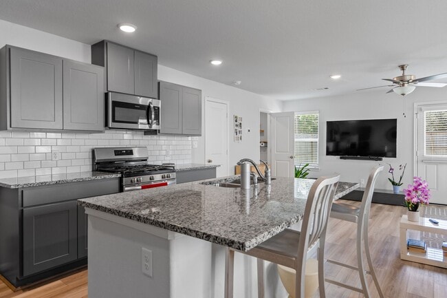 Building Photo - 18807 Glenwood Chase Ct