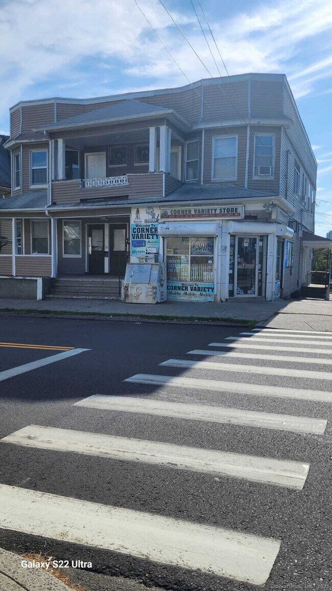 Primary Photo - 339 Wayne St