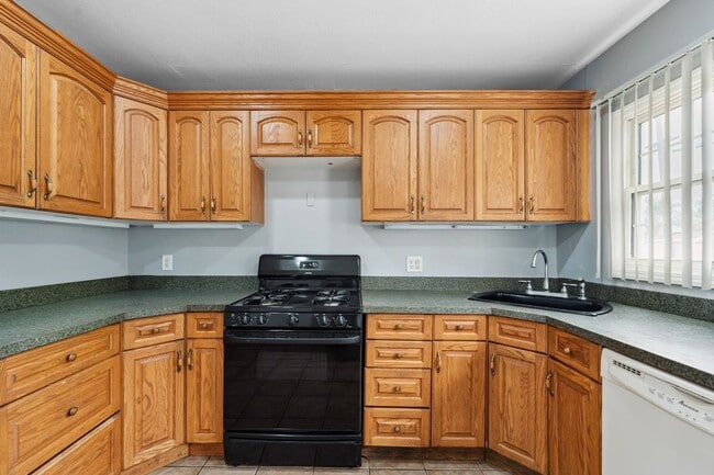 Building Photo - 820 Carlotta Ct